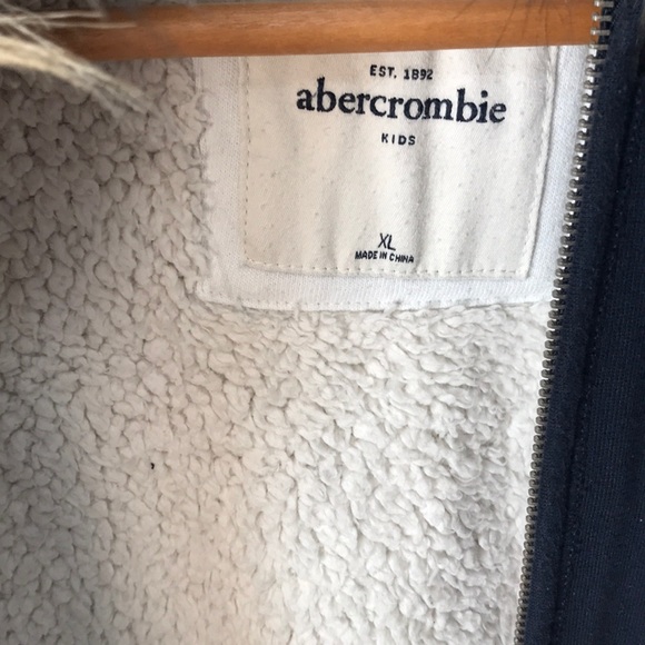 Jacket - Picture 2 of 5